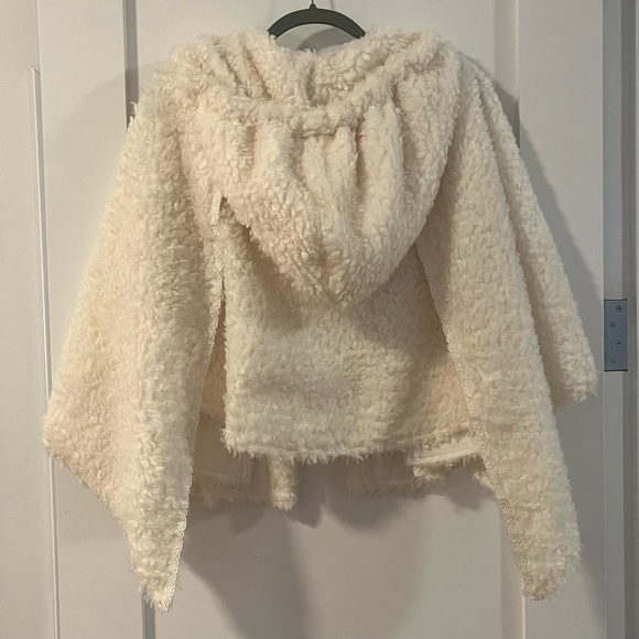 Lolita Heart Shaped Hollow White Plush Cape with Hood and Cut Outs Dolls Kill - Picture 2 of 5